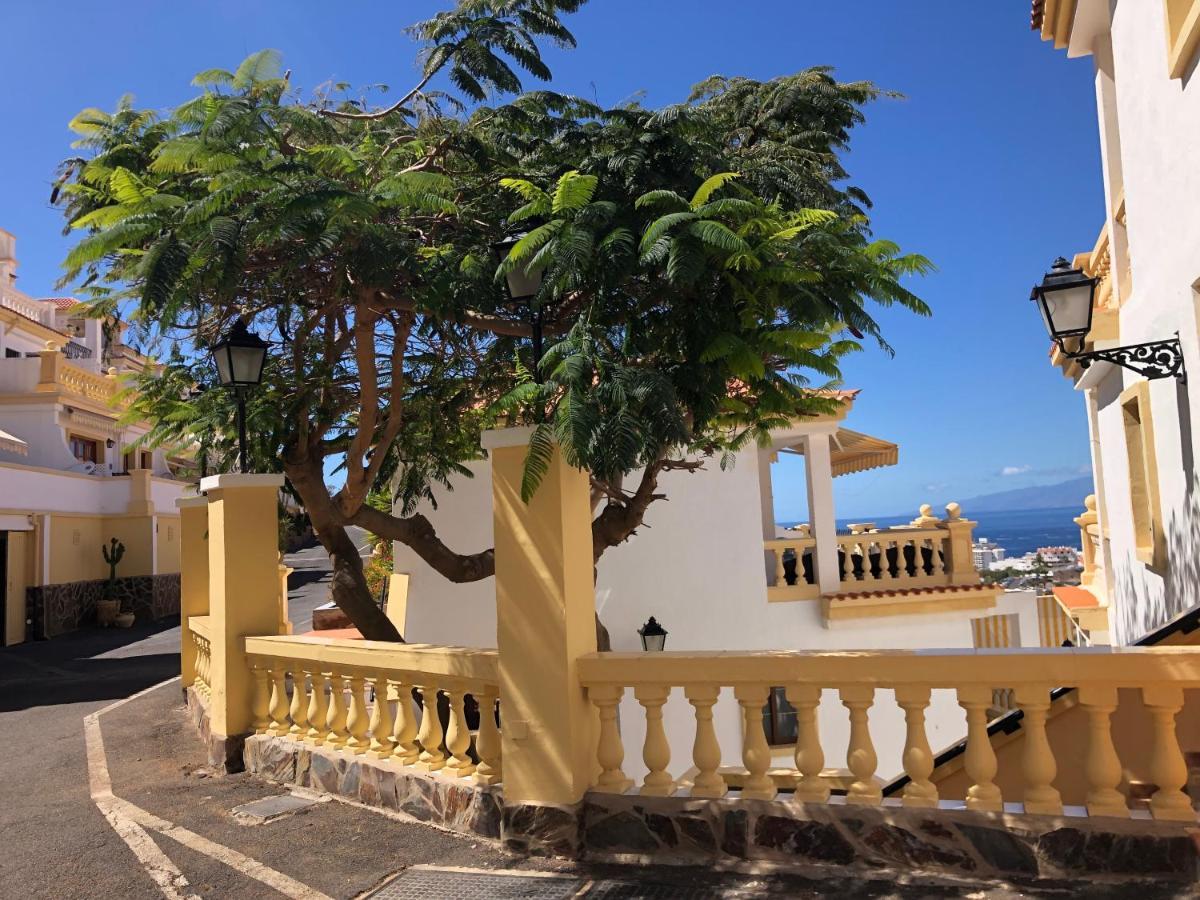 Romantic In Windsor Park Costa Adeje (Tenerife)